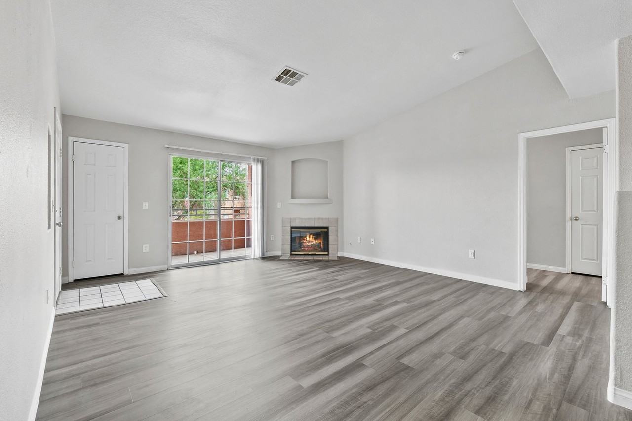 4730 W Craig Rd #2014 - Photo 6 of 27