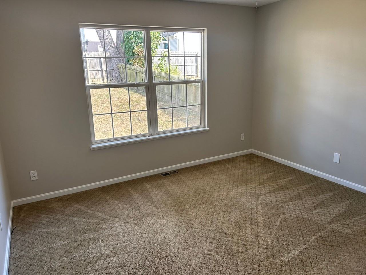 377 Stetler Ave - Photo 4 of 13