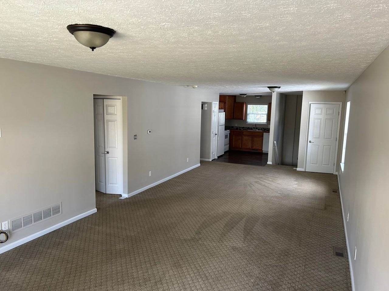 377 Stetler Ave - Photo 5 of 13