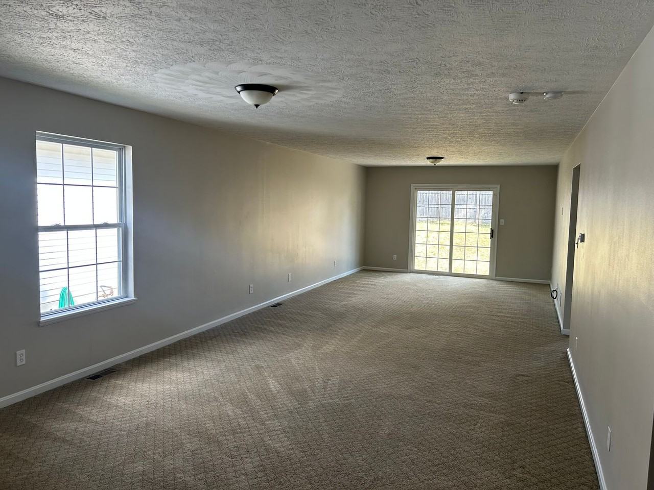377 Stetler Ave - Photo 6 of 13