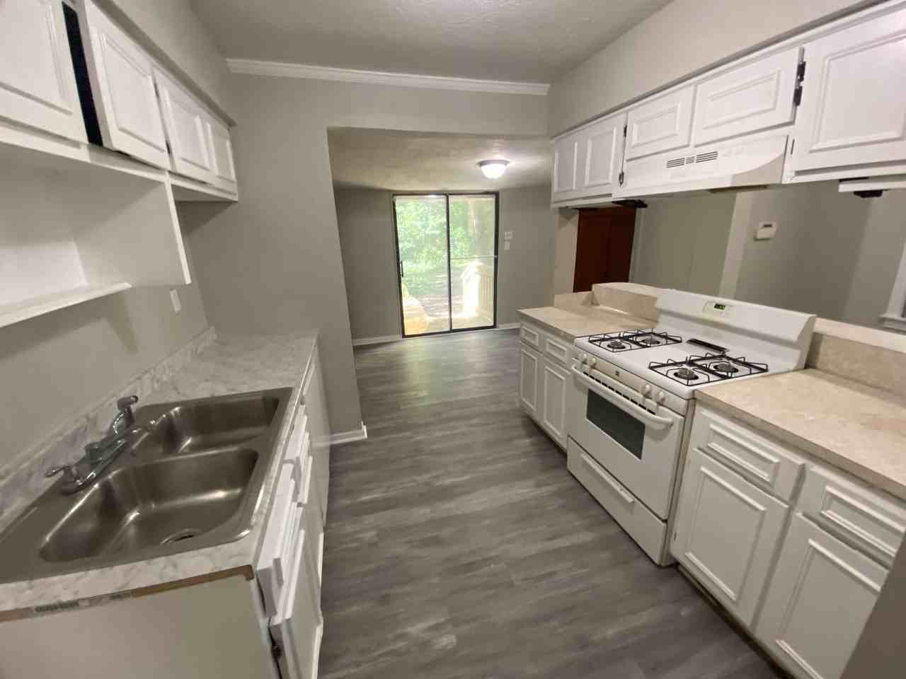 61 Lanier Dr - Photo 5 of 8