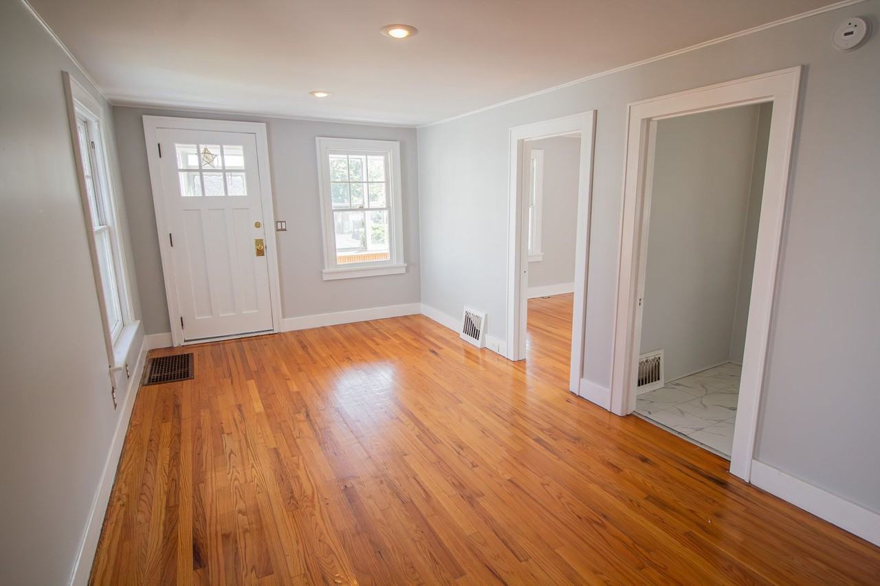 9 Spring Ave - Photo 4 of 19