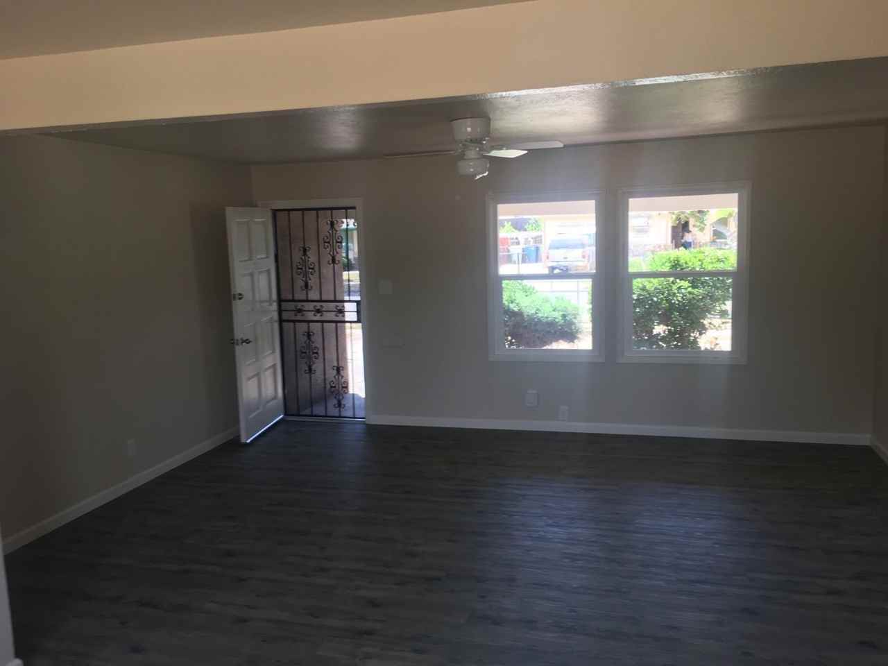 2549 S Lotus Ave - Photo 2 of 9