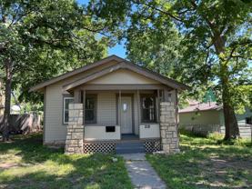 218 W Spruce St - Photo 1 of 1
