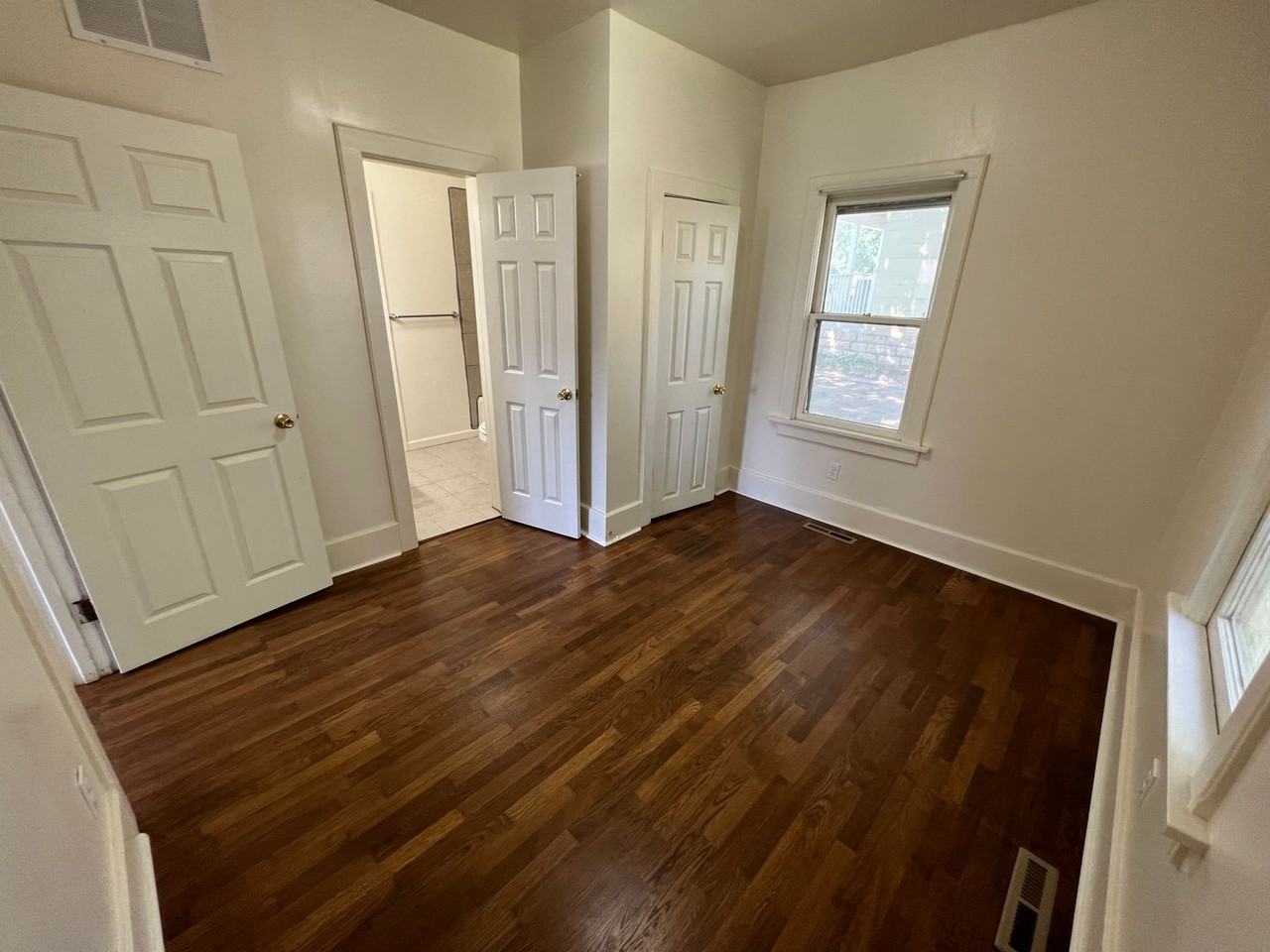 218 W Spruce St - Photo 7 of 10