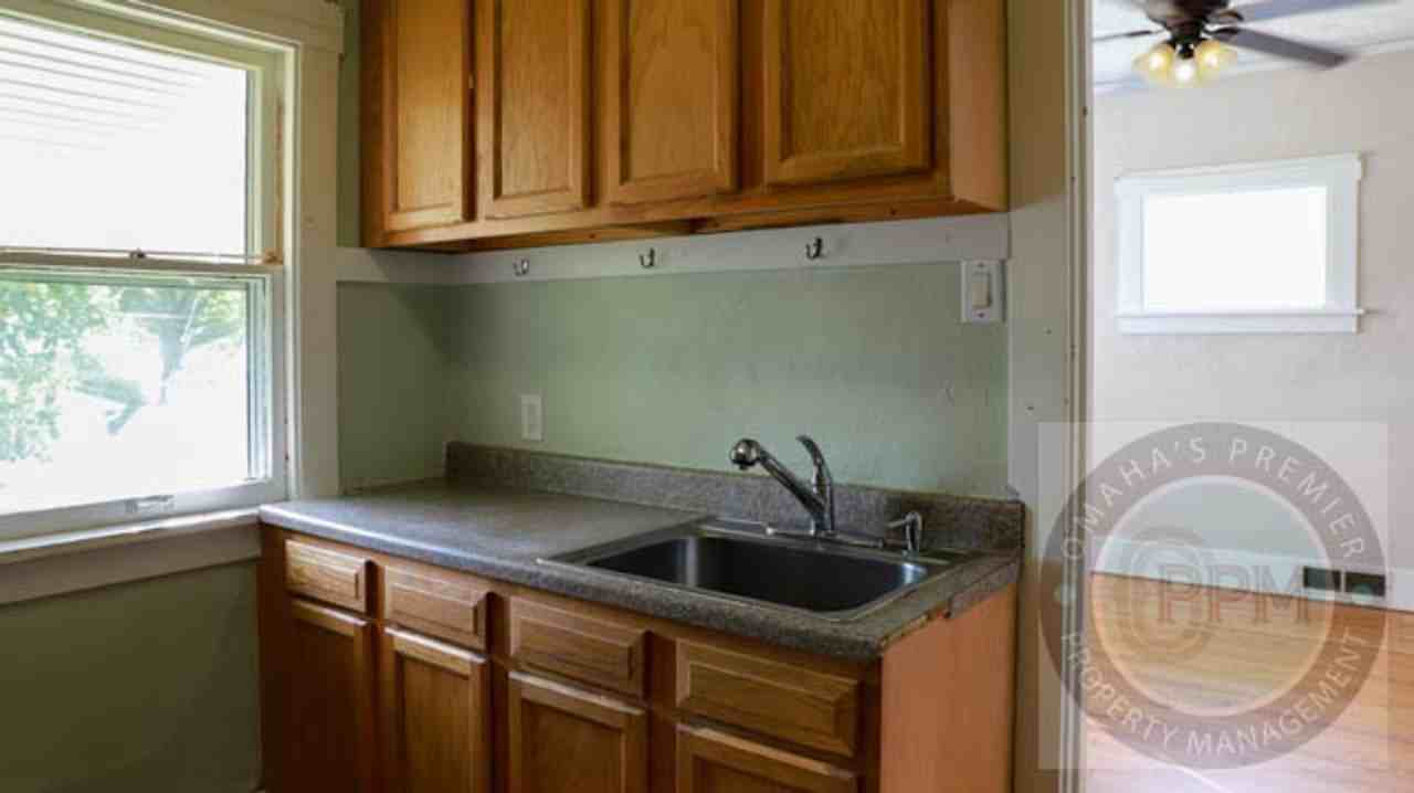 2219 S 58th St - Photo 4 of 23