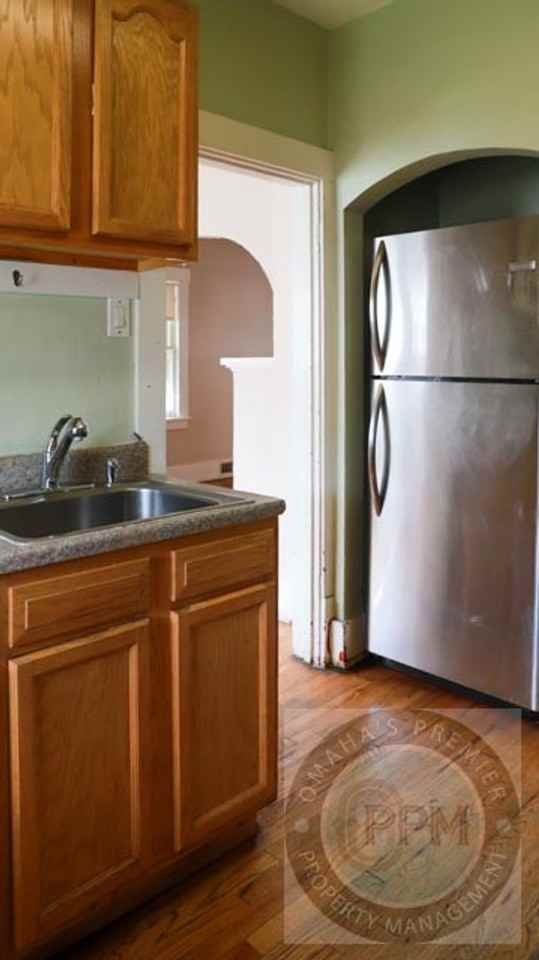 2219 S 58th St - Photo 5 of 23