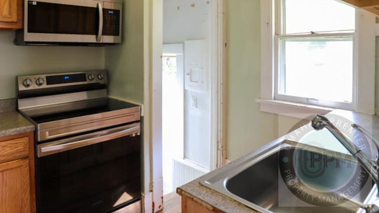 2219 S 58th St - Photo 6 of 23