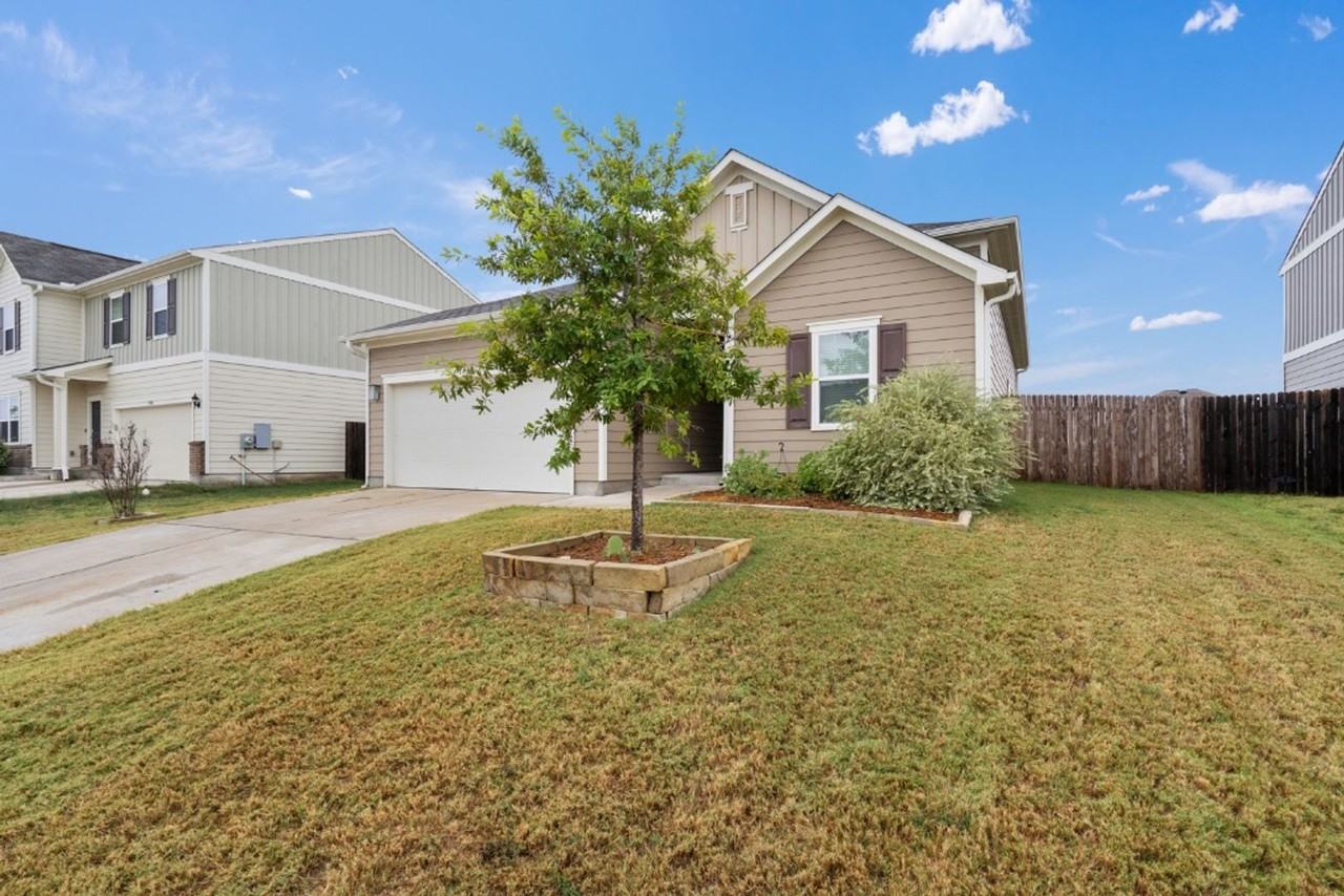 13904 Mark Christopher Way - Photo 3 of 28