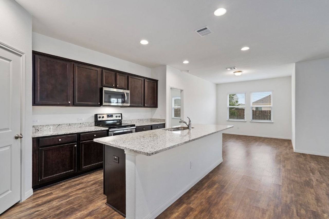 13904 Mark Christopher Way - Photo 5 of 28