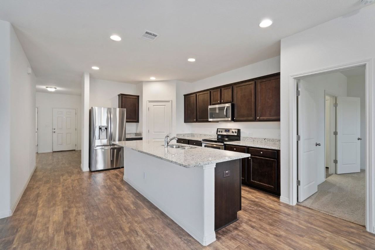 13904 Mark Christopher Way - Photo 6 of 28