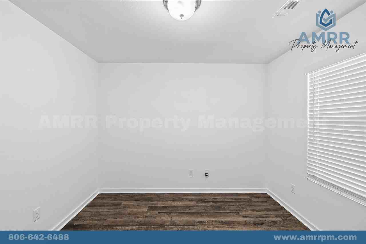 1213 Sw 3rd Ave - Photo 3 of 23