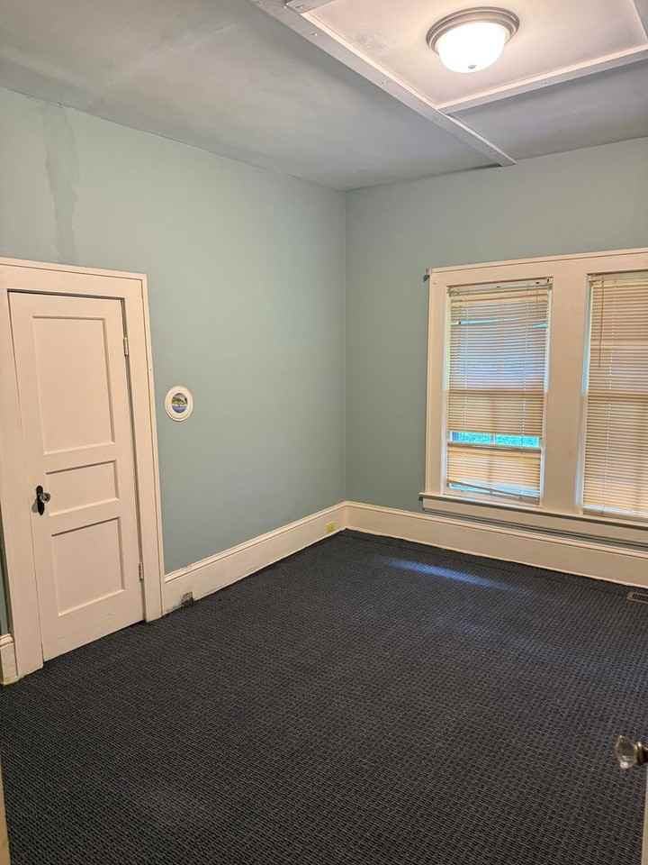 1213 Washington St E - Photo 3 of 5