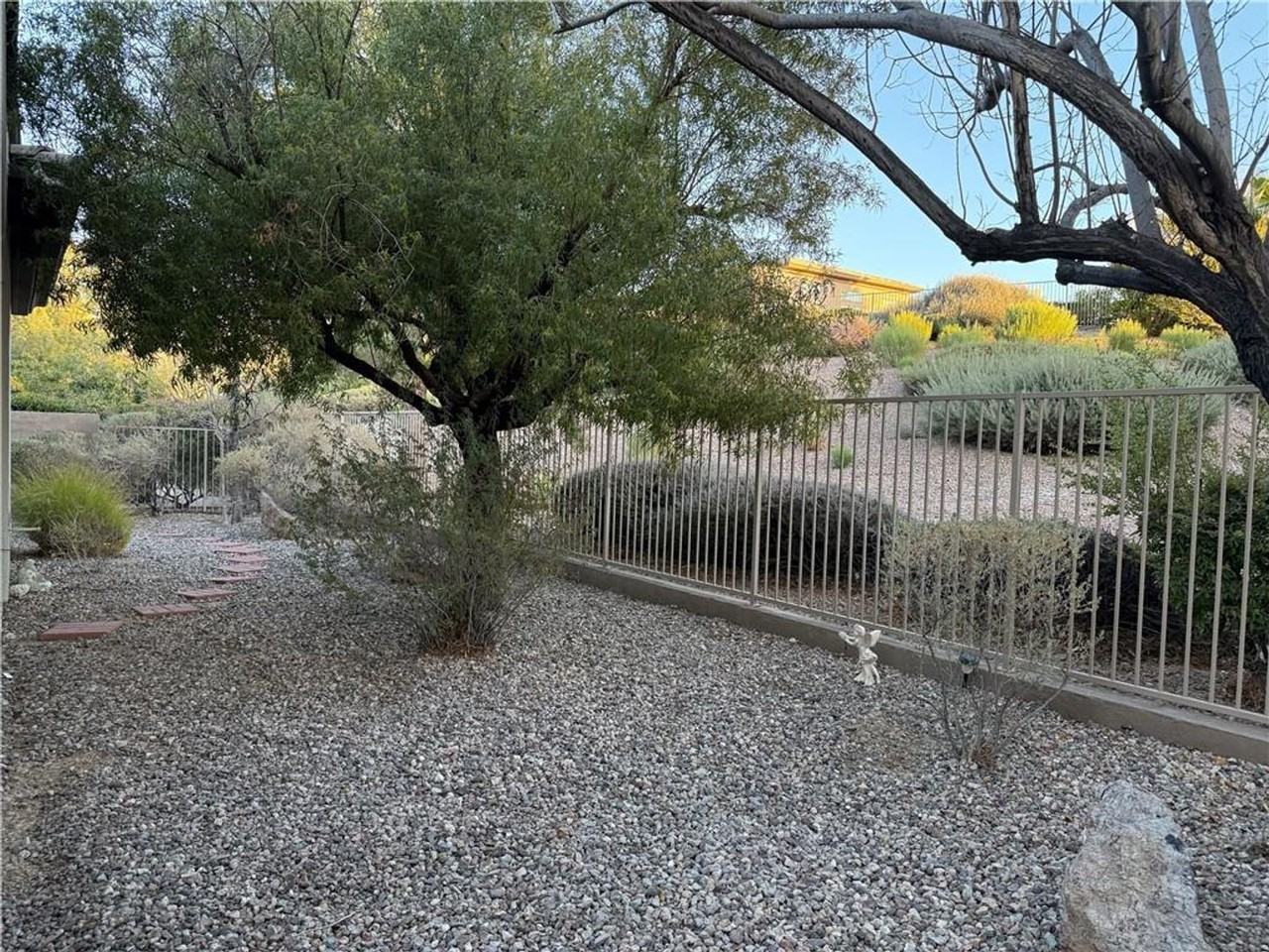 101 Emerald Dunes Circle - Photo 3 of 17