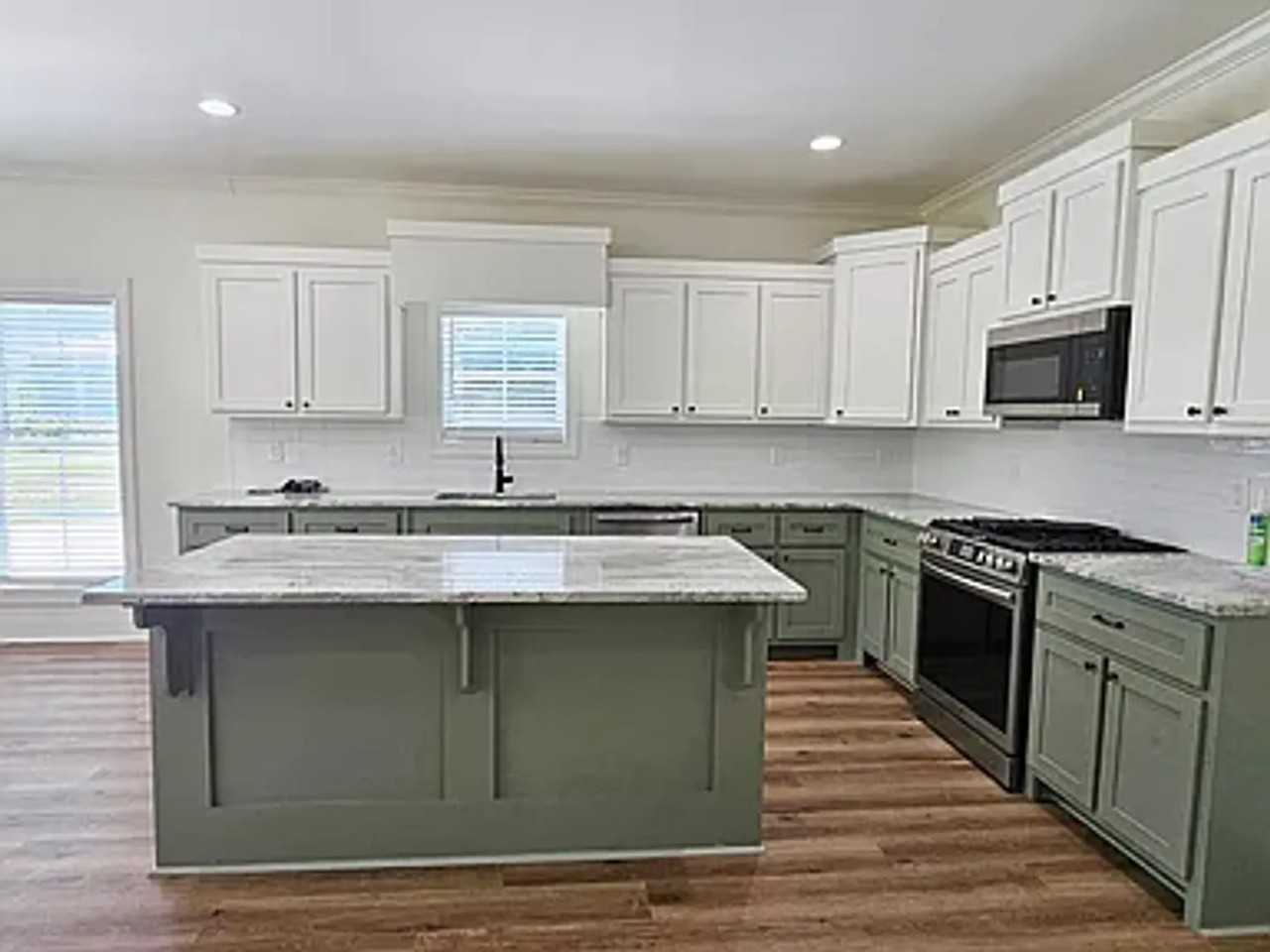 120 Cove Rd - Photo 3 of 11