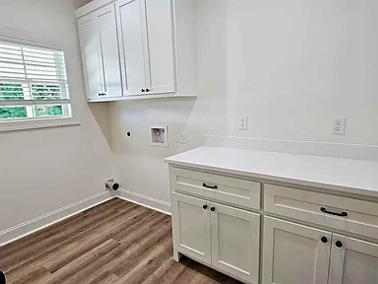 120 Cove Rd - Photo 6 of 11