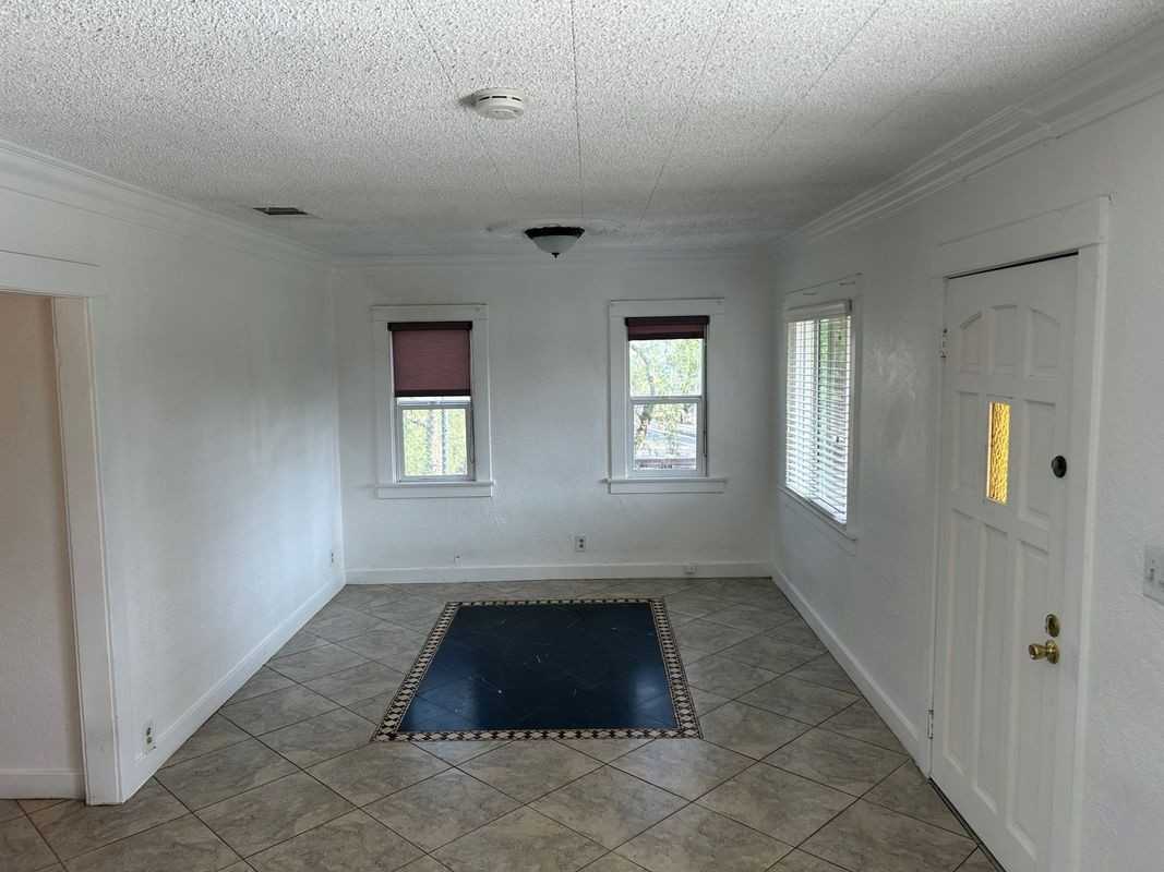 5295 Cedar St - Photo 3 of 10