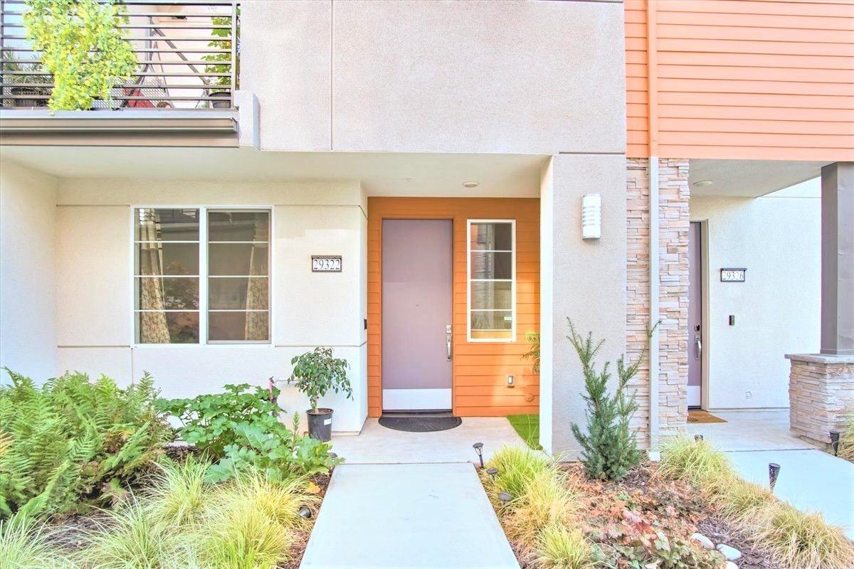 29322 Hub Ln - Photo 2 of 34