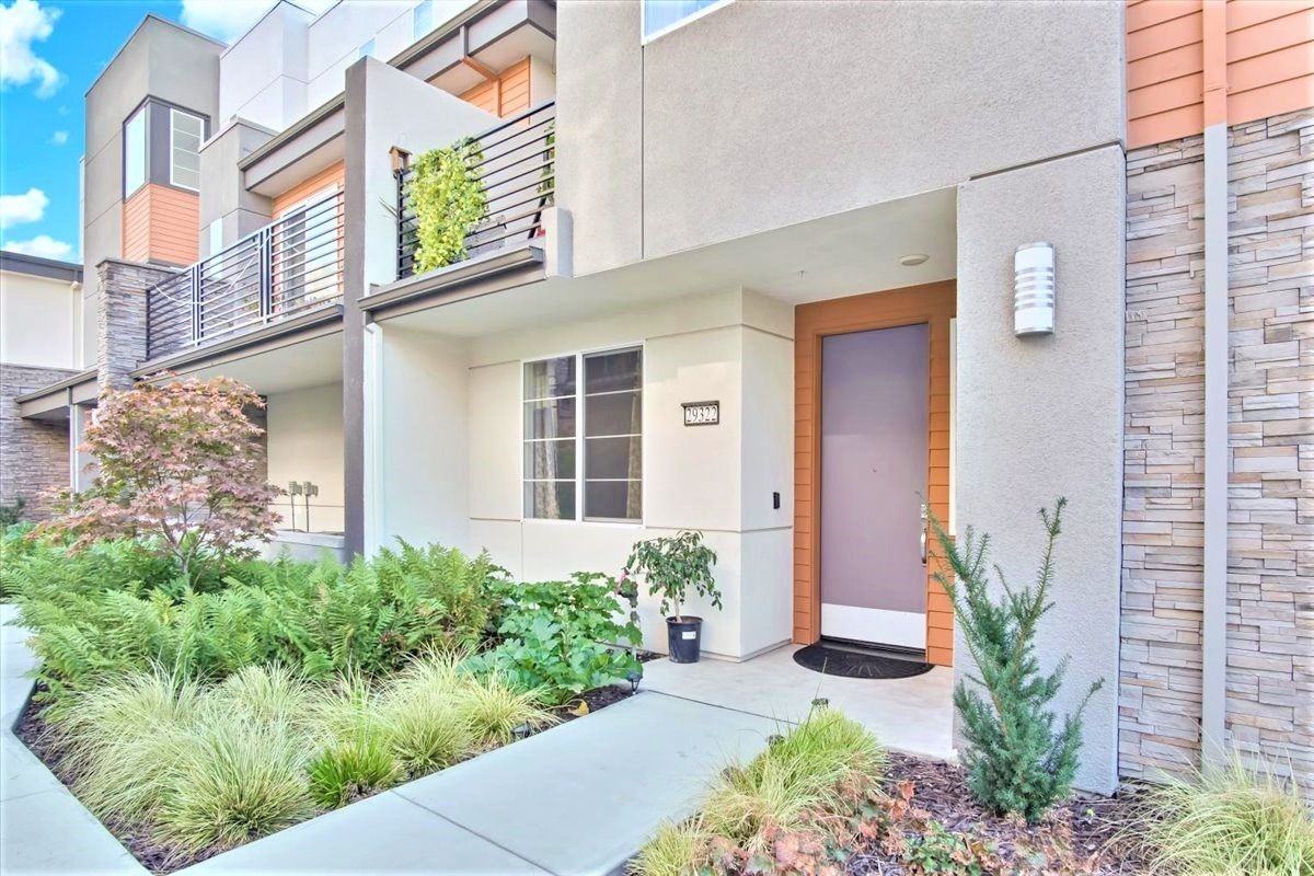 29322 Hub Ln - Photo 3 of 34