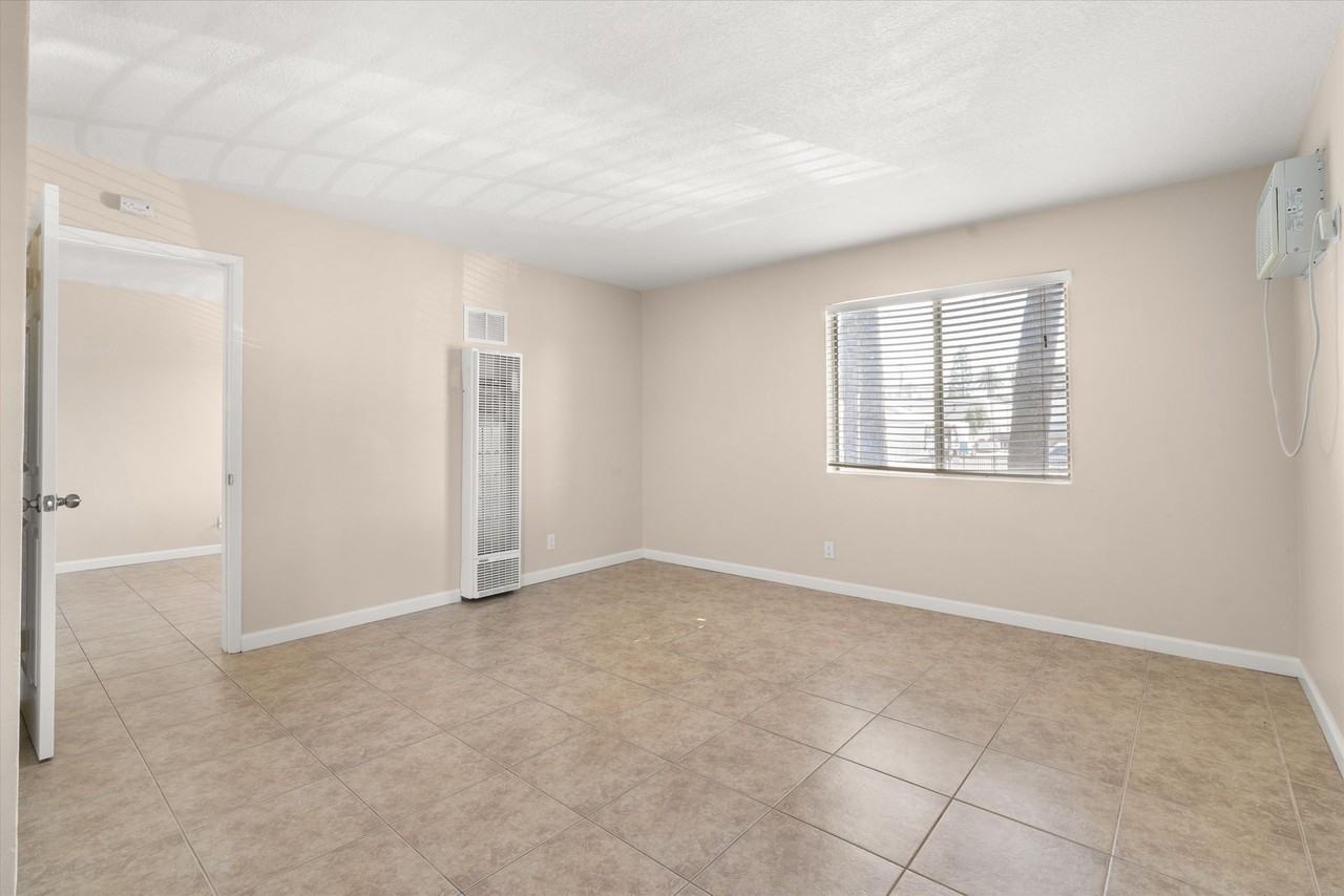 Annex on Chicago - Photo 5 of 50