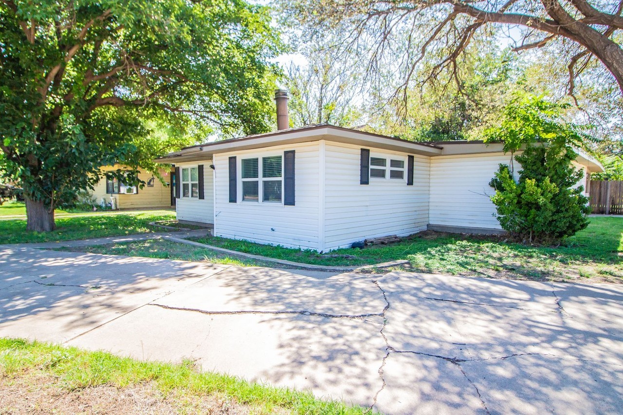 3721 31st St - Photo 3 of 22