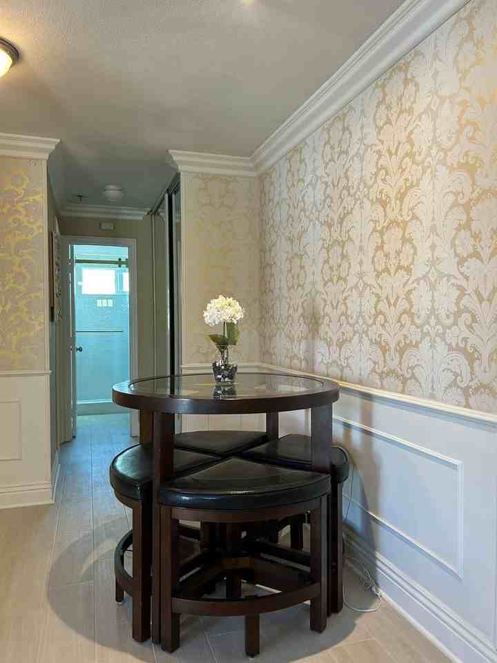 243 Ebony Avenue #7 - Photo 3 of 16