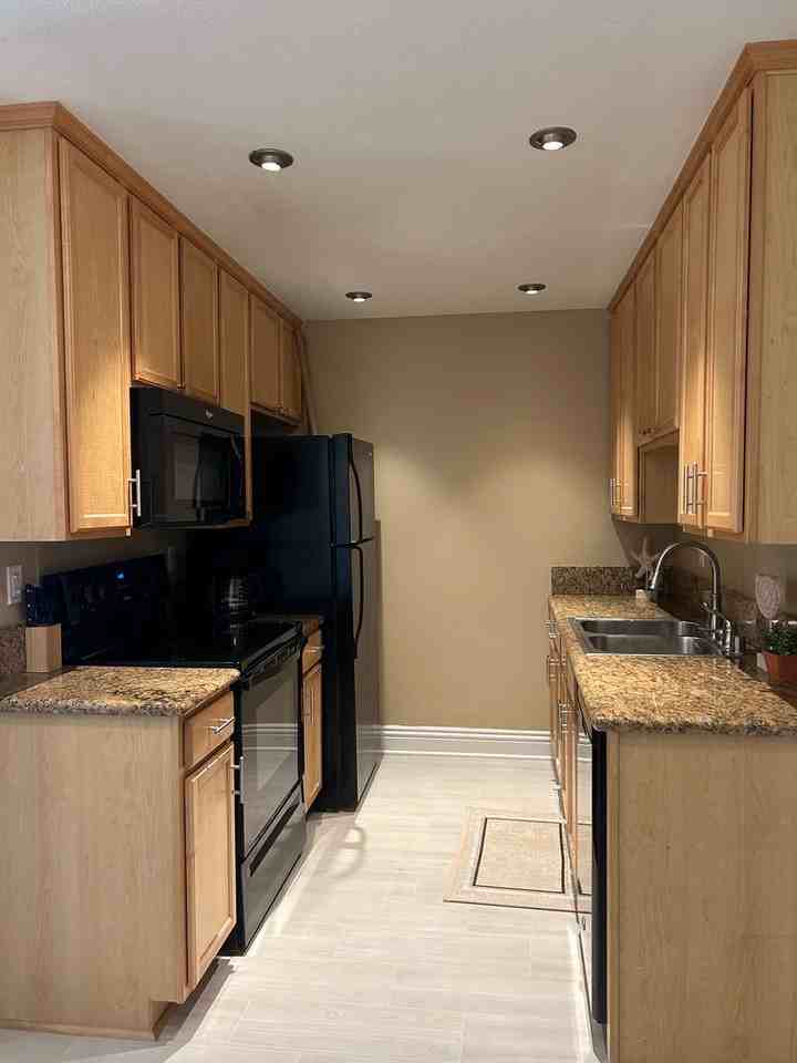 243 Ebony Avenue #7 - Photo 4 of 16