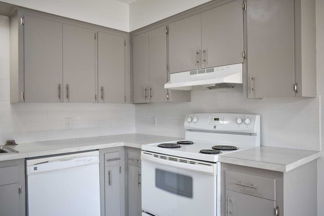 Kathy Ann Apartments - Photo 7 of 24