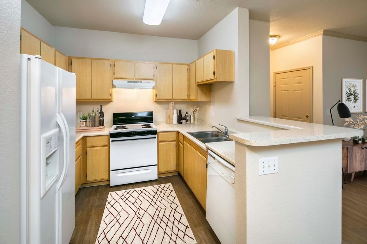 1850 Club Center Dr - Photo 6 of 35