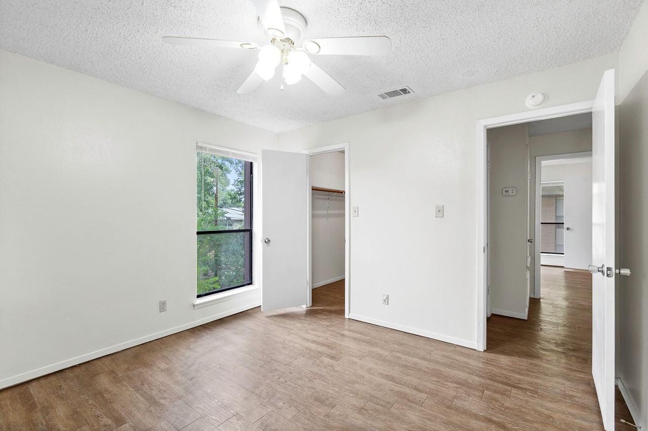 245 Craddock Ave #D - Photo 4 of 13