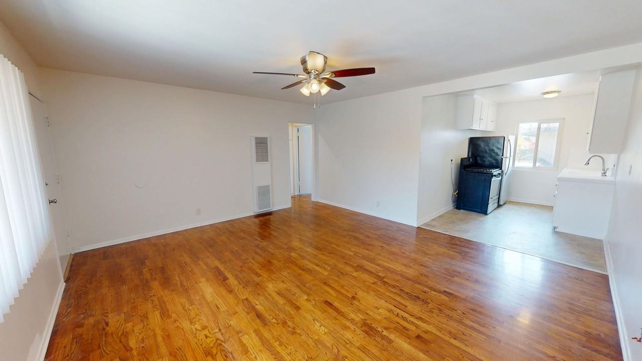 626 Kew - Photo 5 of 17