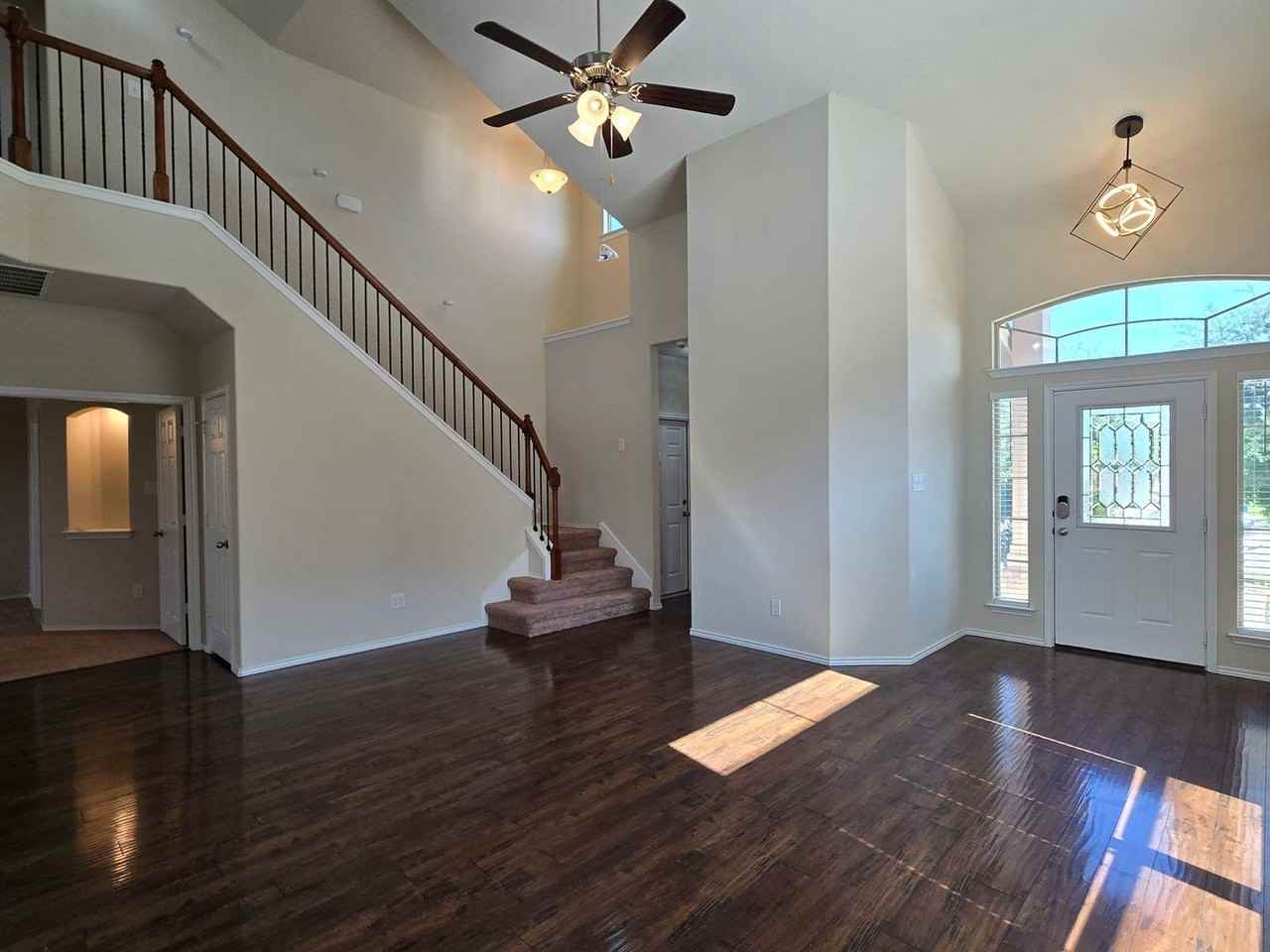 1306 Stonewall Rdg - Photo 3 of 24