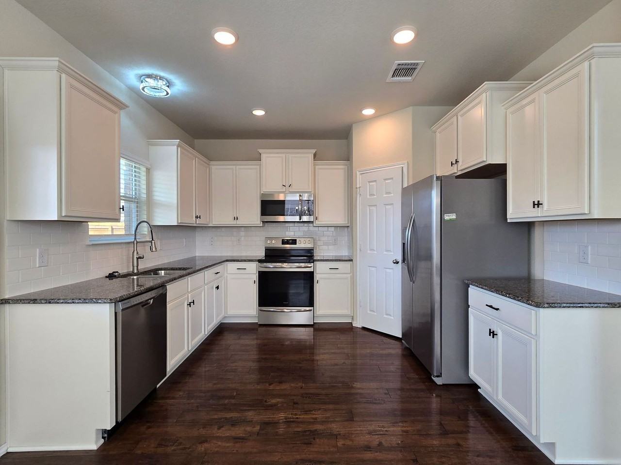 1306 Stonewall Rdg - Photo 6 of 24