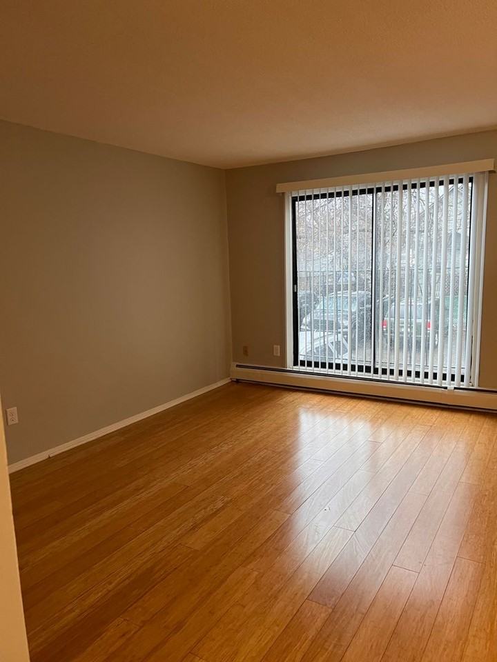 2525 Harriet - Photo 3 of 10