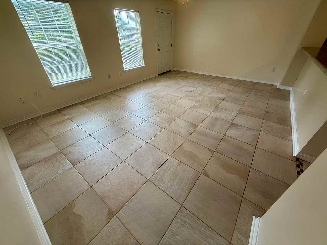 215 Johnson Ct - Photo 3 of 13