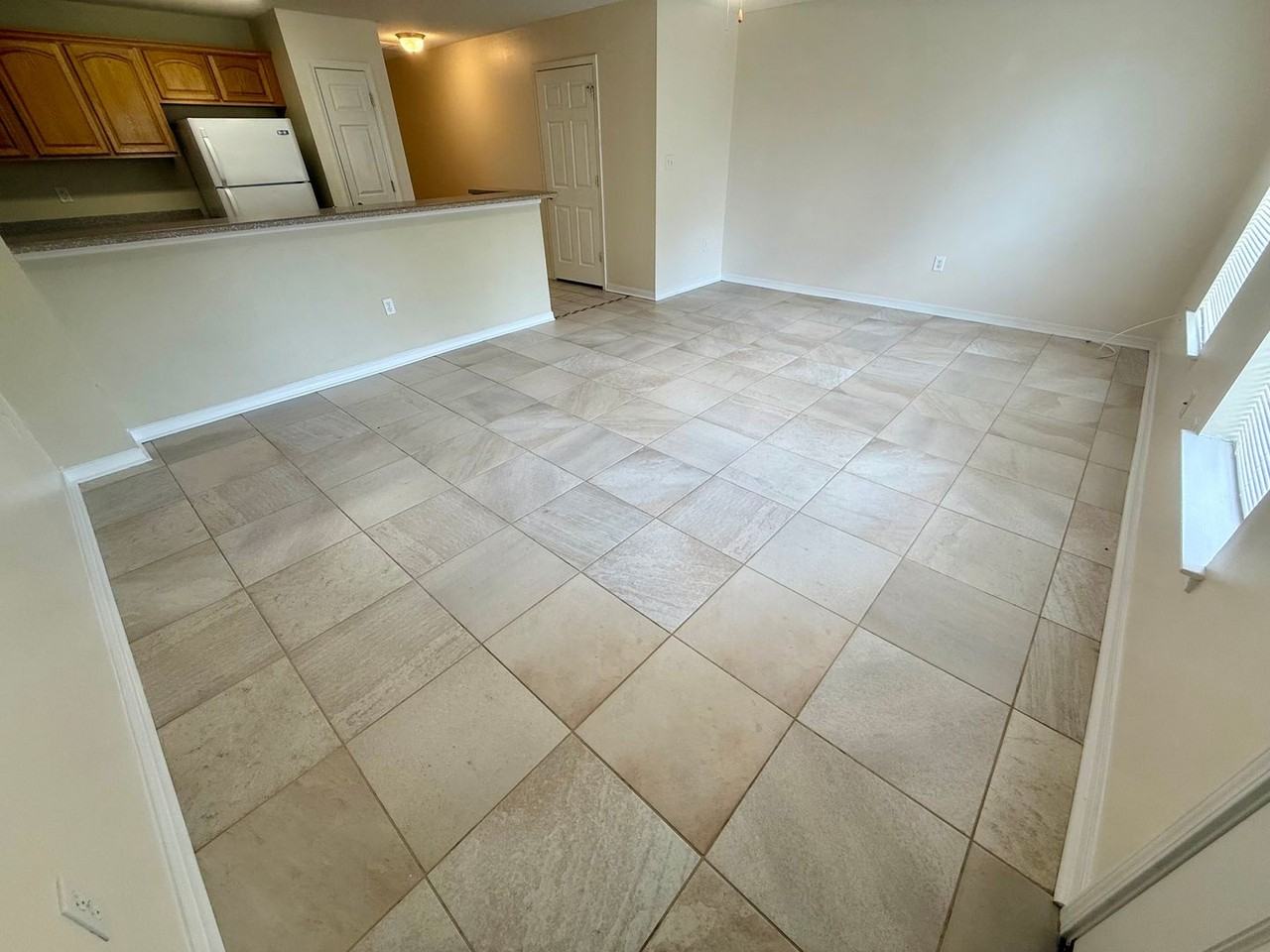 215 Johnson Ct - Photo 4 of 13