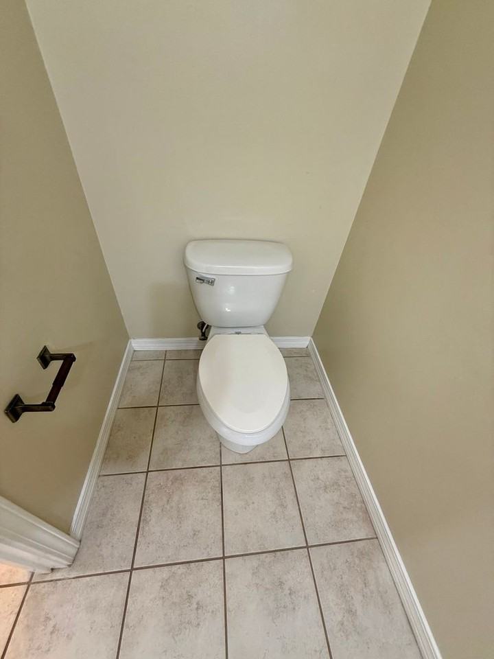 215 Johnson Ct - Photo 6 of 13