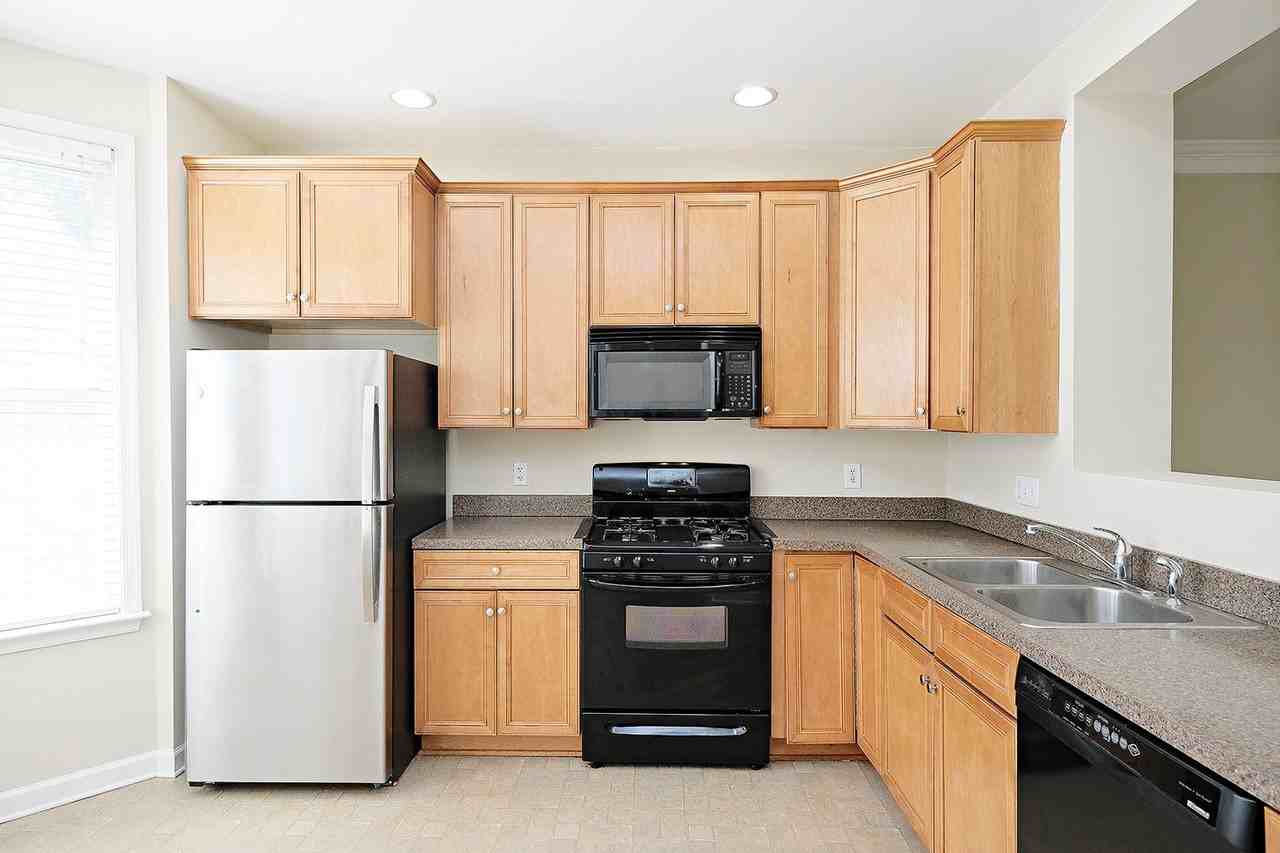 113 Melbourne Park Cir #D - Photo 4 of 16