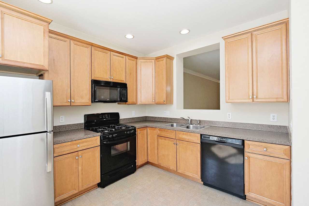 113 Melbourne Park Cir #D - Photo 5 of 16