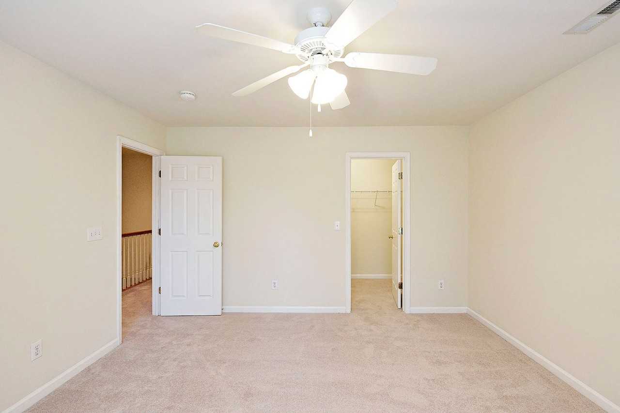 113 Melbourne Park Cir #D - Photo 7 of 16