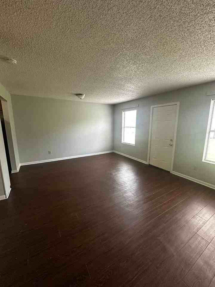 1197 Jo Ree St Apt F5 #F5 - Photo 2 of 20