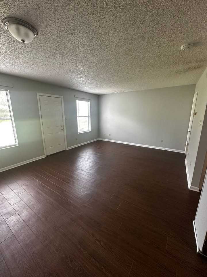 1197 Jo Ree St Apt F5 #F5 - Photo 4 of 20