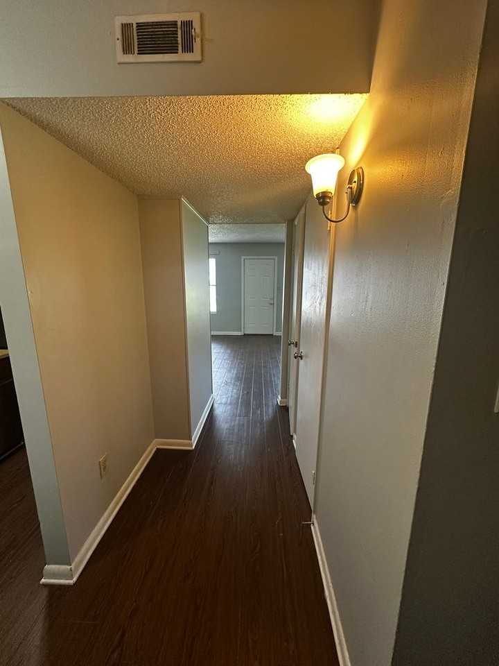 1197 Jo Ree St Apt F5 #F5 - Photo 6 of 20