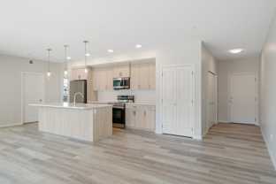 33 2203-33 Carringham Gate Nw #2203 - Photo 1 of 1