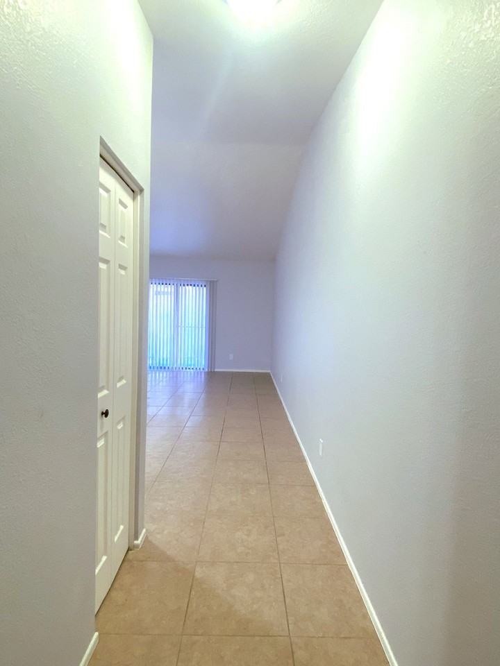 Grandview Condos - Photo 5 of 15