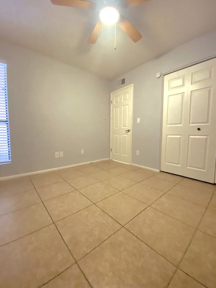 Grandview Condos - Photo 7 of 15