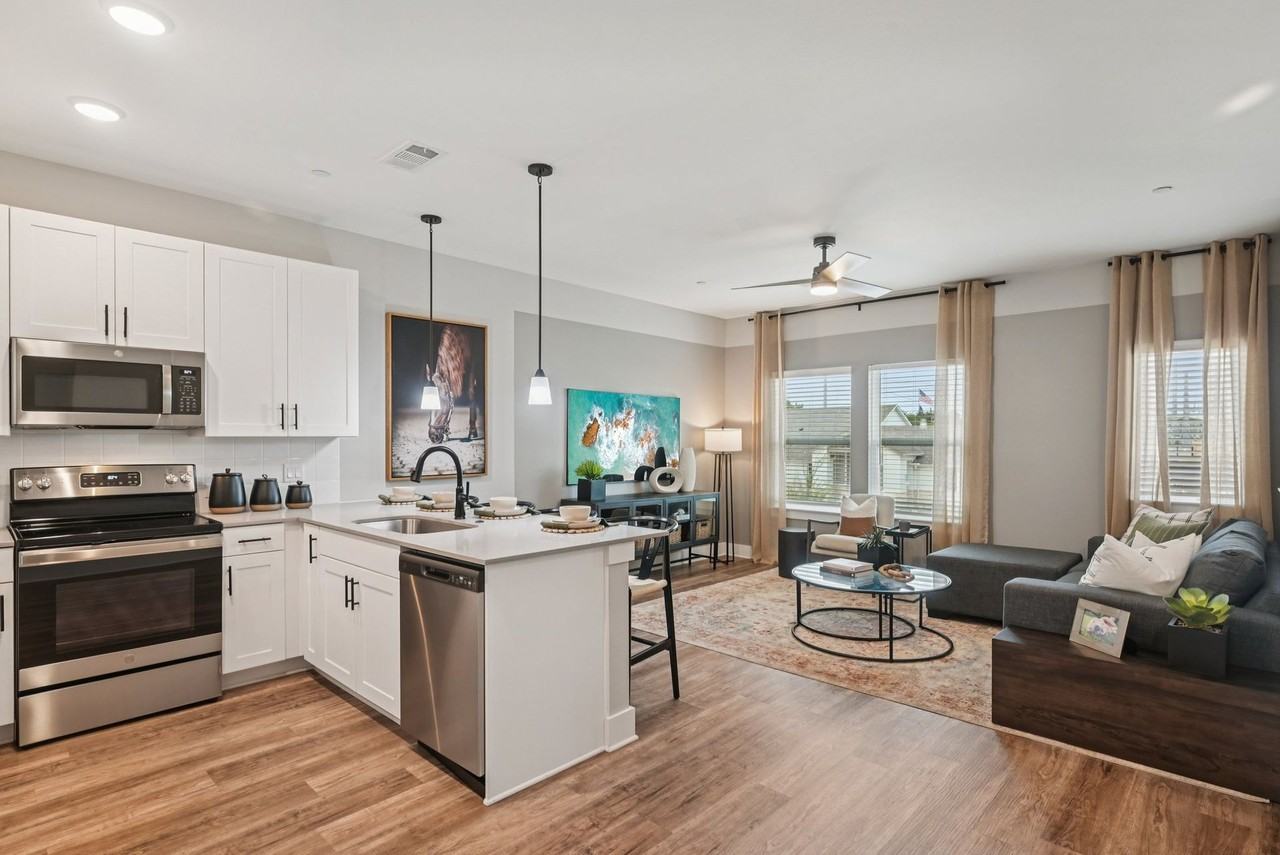 Carmel Villas - Photo 3 of 23