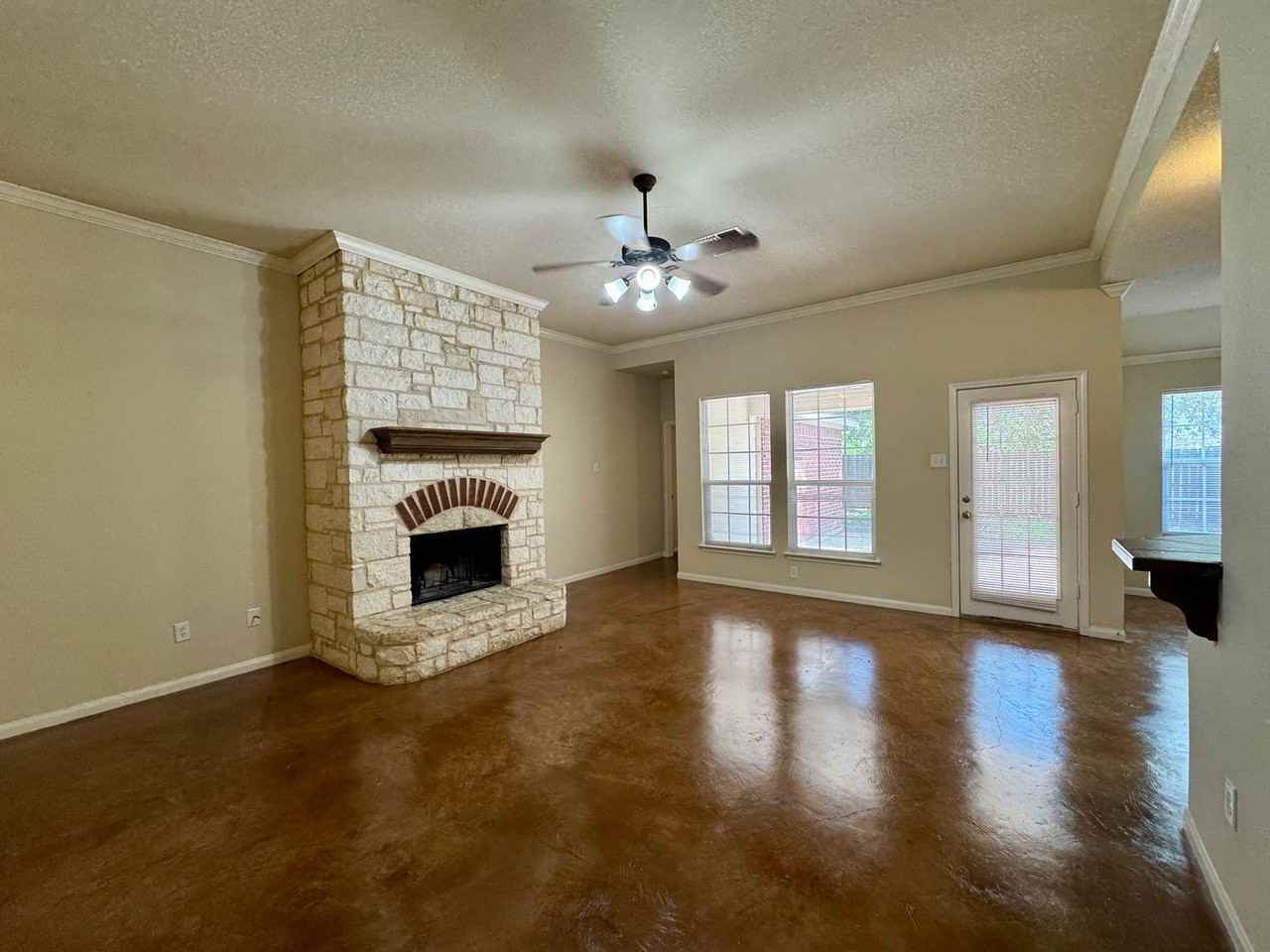 400B Chapel Trail Cir - Photo 3 of 14