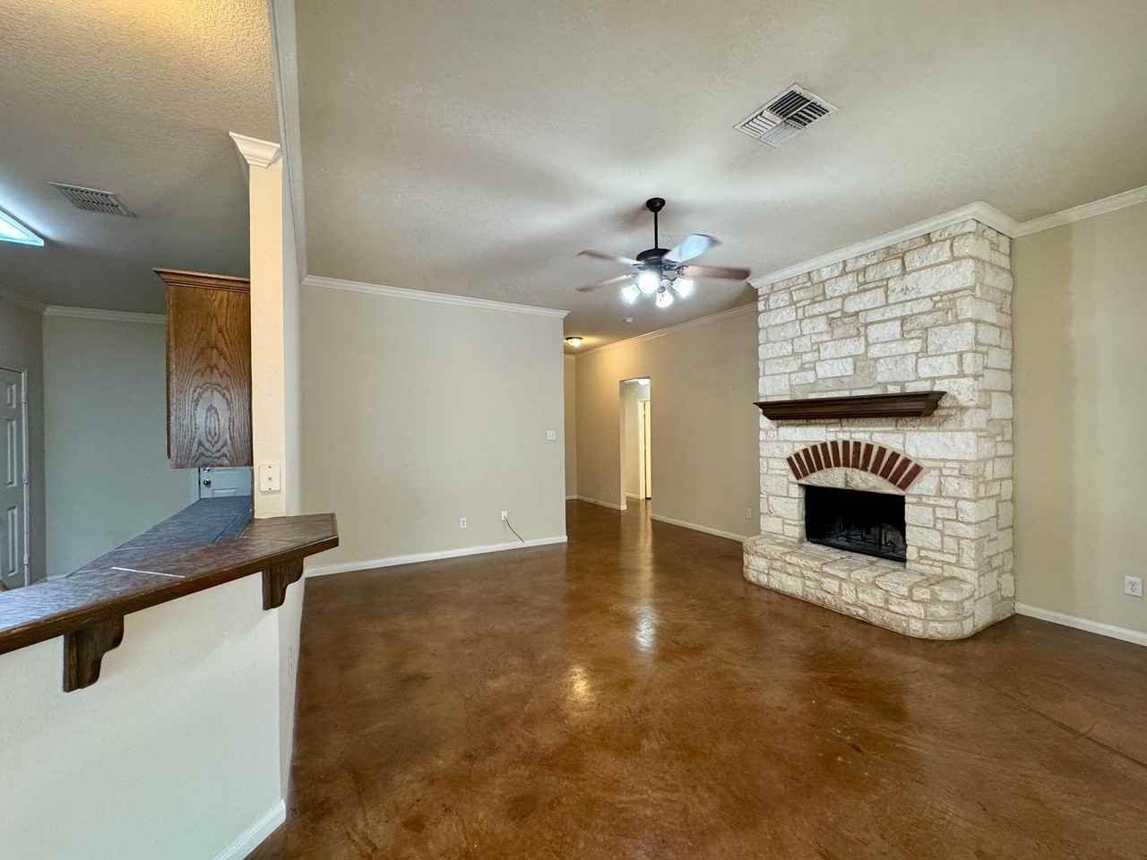 400B Chapel Trail Cir - Photo 4 of 14