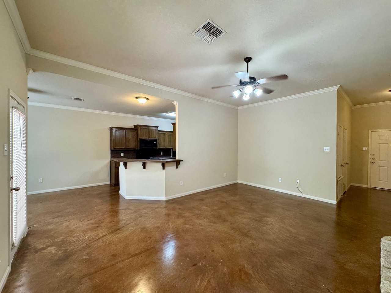 400B Chapel Trail Cir - Photo 5 of 14